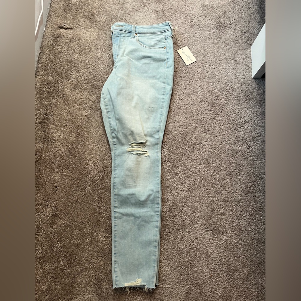 Universal Thread Jeans - Picture 2 of 4